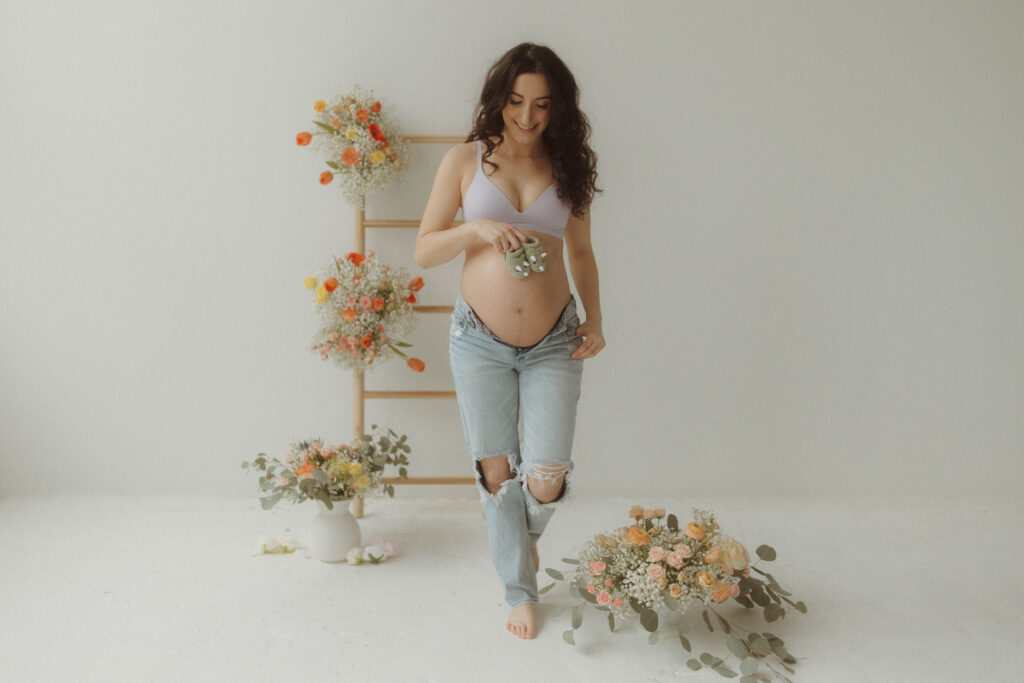 flowers for your maternity photos 
